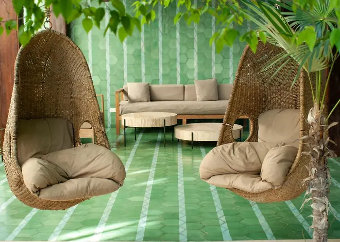 Omara Apartment *