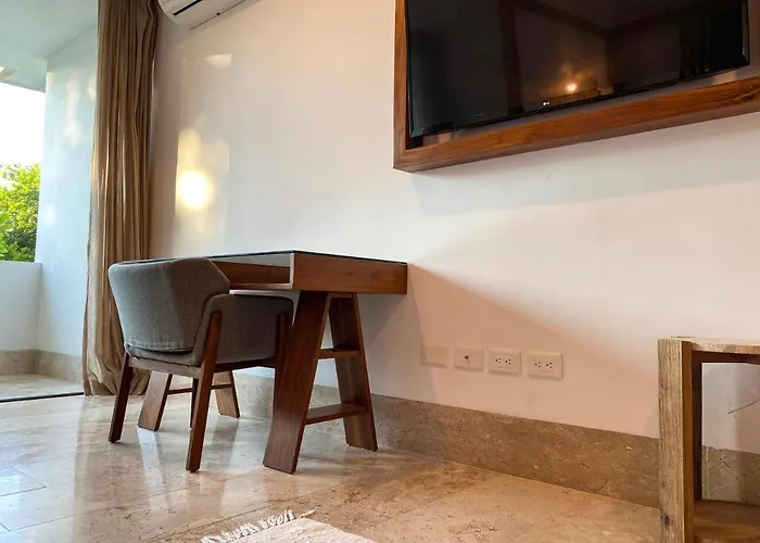 Omara Apartment *