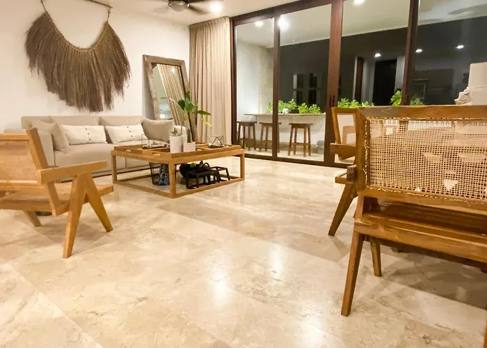 Omara Apartment *