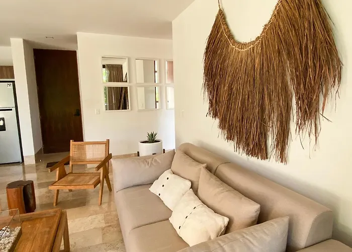 Omara Apartment *