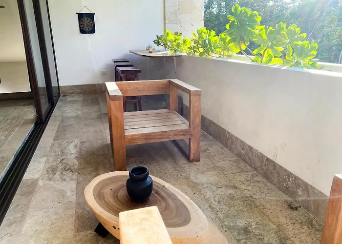 Omara Apartment *